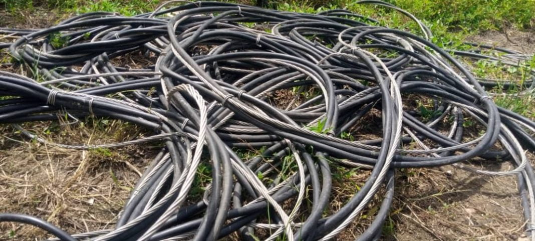 ef332573-a717-40b9-b276-4500608ee232